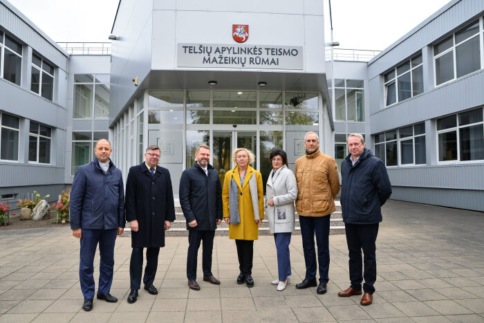 Telšių apylinkės teismo Mažeikių rūmuose saulės elektrinių atidarymas
